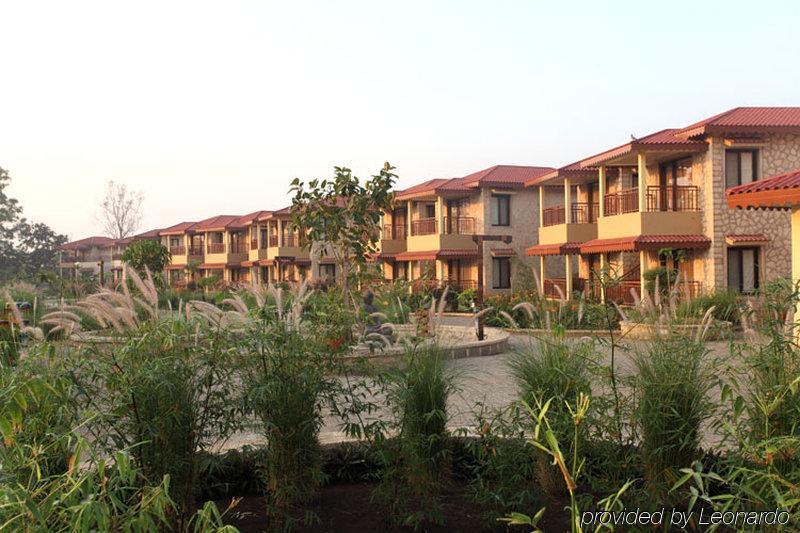 The Fern Gir Forest Resort, Sasan Gir - A Fern Crown Collection Resort Экстерьер фото