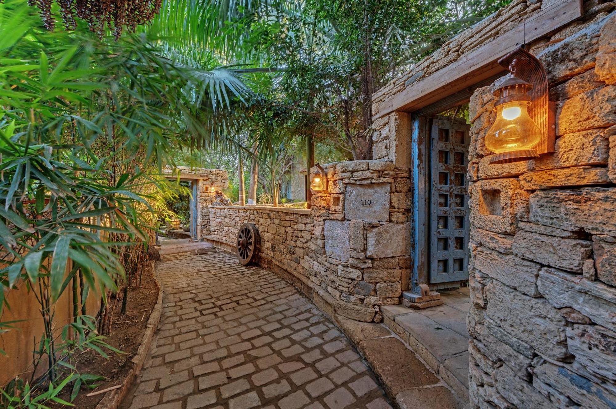 The Fern Gir Forest Resort, Sasan Gir - A Fern Crown Collection Resort Экстерьер фото